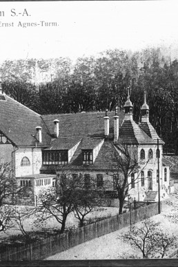 Schützenhaus mit Aussichtsturm