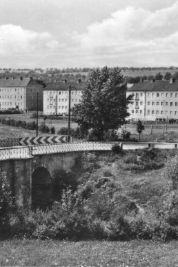 Cosswitzbrücke mit Blick auf die Robert Koch Siedlung