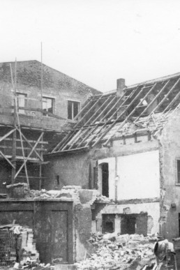 Abriß der Gastwirtschaft  Blab ("Drehscheibe"), Blick vom Bahnhofsplatz