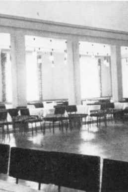 Saal der HO-Gaststätte  "Drei Schwäne"