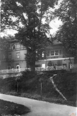 Auffahrt zum Waldhaus