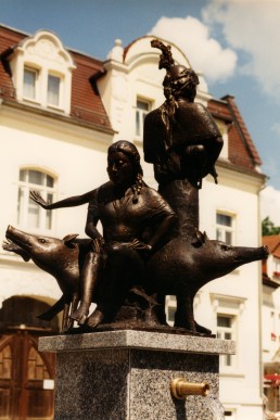 Brunnenskulptur Brückenplatz