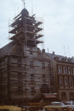 Eingerüstetes Rathaus