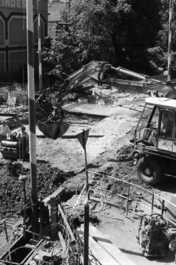 Baustelle der Bahn am Bahnübergang Schillerplatz
