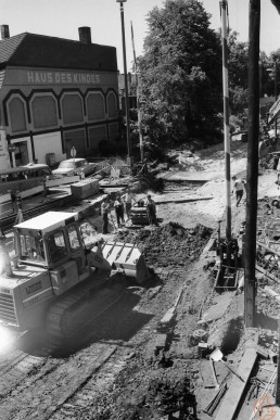 Baustelle der Bahn am Bahnübergang Schillerplatz