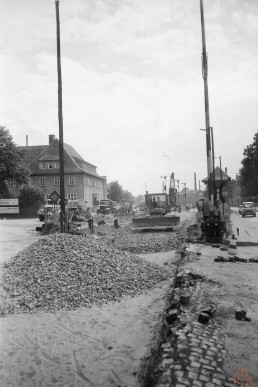 Baustelle der Bahn am Bahnübergang Cosswitzanger