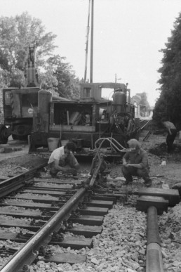 Baustelle der Bahn am Bahnübergang Cosswitzanger