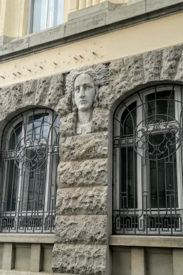 Fassade Bankgebäude Ecke Mittelstrasse