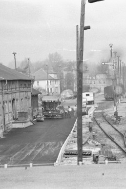 Blick aus Richtung Stellwerk am Schillerplatz auf das Bahngelände