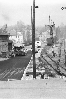 Blick aus Richtung Stellwerk am Schillerplatz auf das Bahngelände