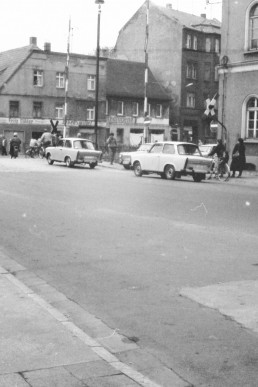Amtsplatz, Blick zum Bahnübergang und Ronneburger Straße