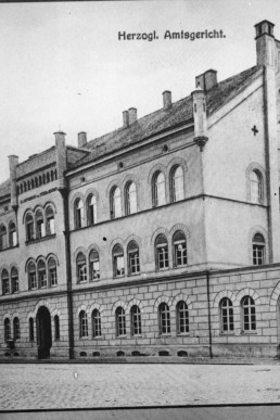 Herzogliches Amtsgericht, Amtsplatz