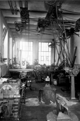 Schlosserei und Reparaturwerkstatt in der Knopffabrik Valentin Donath