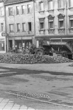 Pflastersteine auf dem Markt gelagert