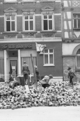 Pflastersteine auf dem Markt gelagert