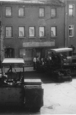 Straßenbauarbeiten auf dem Markt