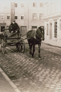 Pferdefuhrwerk in der Altenburger Straße