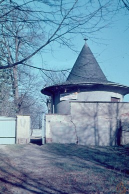 Eingang und Türmchen am "Bellevue" auf dem Pfefferberg