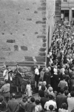 Ansprache von Pfarrer Colditz vor der Stadtkirche