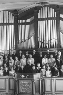 Kantorei vor der Jehmlich-Orgel
