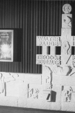 Gedenktafel in der EOS