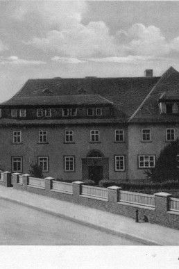 Postamt und Finanzamt am  Cosswitzanger