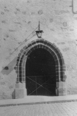 Erneuertes Hauptportal