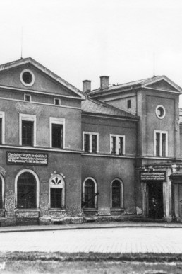 Bahnhofsgebäude