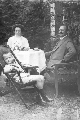 Postkarte an Pfarrer Basedow