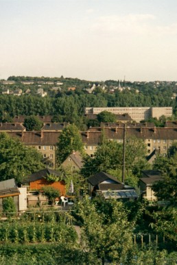Blick vom Ziegengraben auf das Neubauviertel und zum Wartenberg
