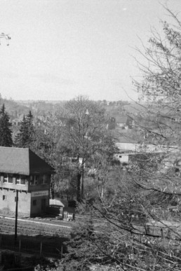 Blick vom Lindenberg zur Post und zum Stellwerk in der Altenburger Straße