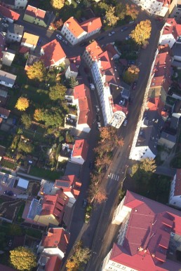 Schmölln mit Gößnitzer Straße, Schulstraße. (Luftaufnahme)