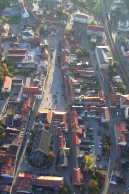 Blick auf Schmölln (Markt, Stadtkirche St. Nicolai). (Luftaufnahme)