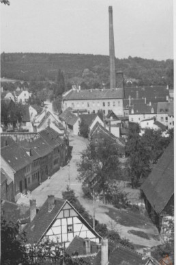 Blick von oben auf die Bergstraße in Richtung August-Bebel-Straße
