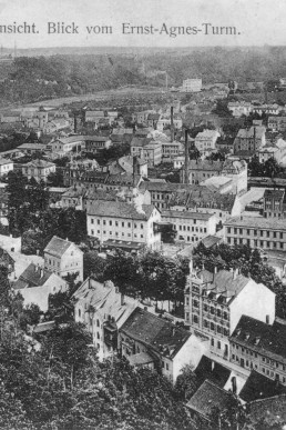 Blick vom Aussichtsturm  (Ernst-Agnes-Turm) auf die Stadt
