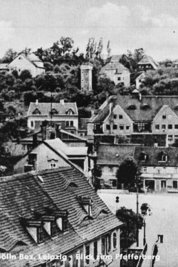 Blick übern Brückenplatz zum Pfefferberg