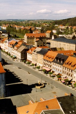 Blick von der Drehleiter in der Gößnitzer Straße zur unteren Marktseite