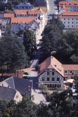 Blick vom Aussichtsturm (Ernst-Agnes-Turm) zum Knopfmuseum