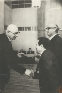 PWS Auszeichnung mit Ordner "Banner der Arbeit"