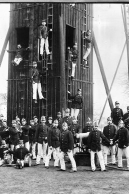 Steiger der Freiwilligen Feuerwehr am Steigerturm Cosswitzanger